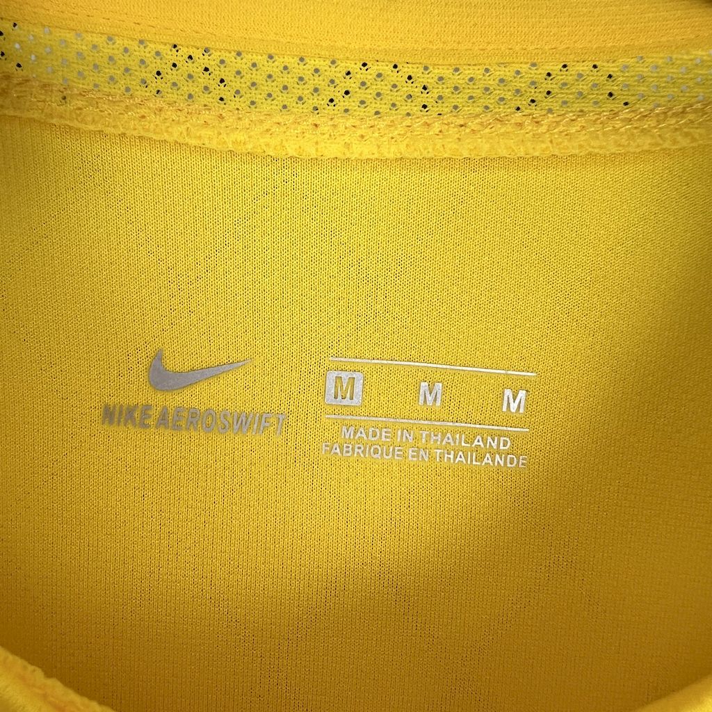 Camiseta Retrô Seleção Brasil 2002/02 Home - detalle de la manga
