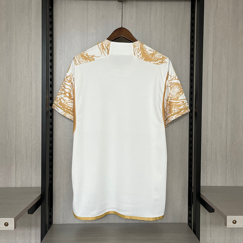Camiseta 24∕25 Real Madrid Special Edition Platinum - detalle del cuello