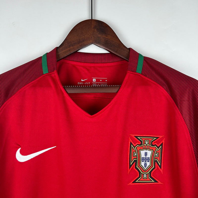 Camiseta Portugal Retrô 2016 Manga Longa Vermelho - vista trasera
