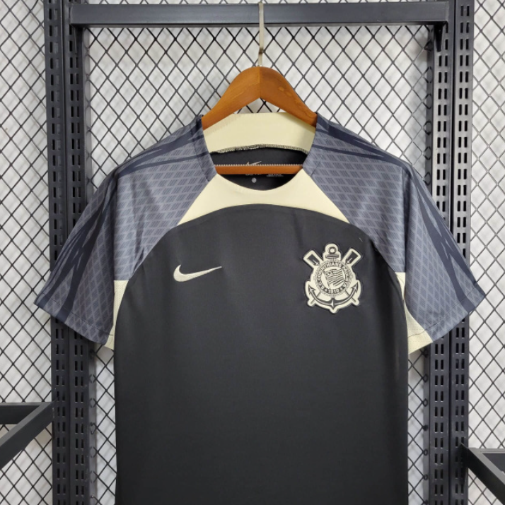 Camiseta 24/25 Corinthians Training- Preto - detalle del cuello