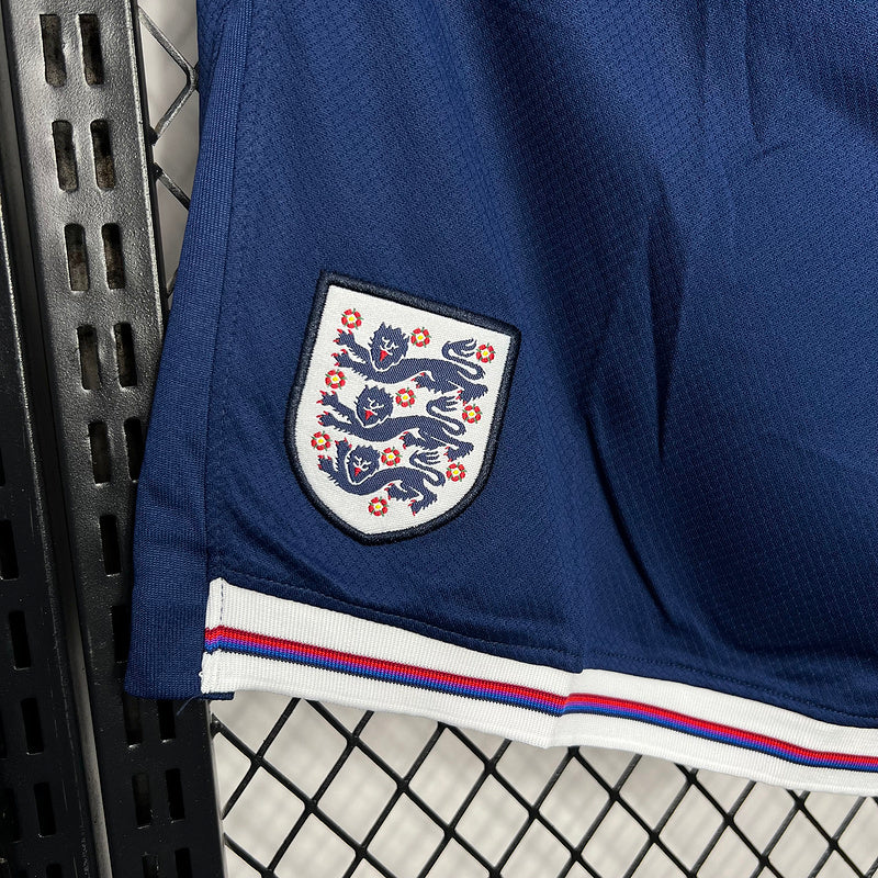 Shorts Inglaterra l 2024/25 - detalle del cuello