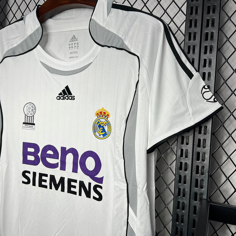 Camiseta Real Madrid l Retro 2006/07 - detalle de la manga
