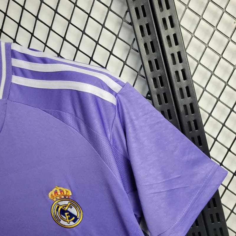 Camiseta 24∕25 Real Madrid Roxa - detalle de la manga