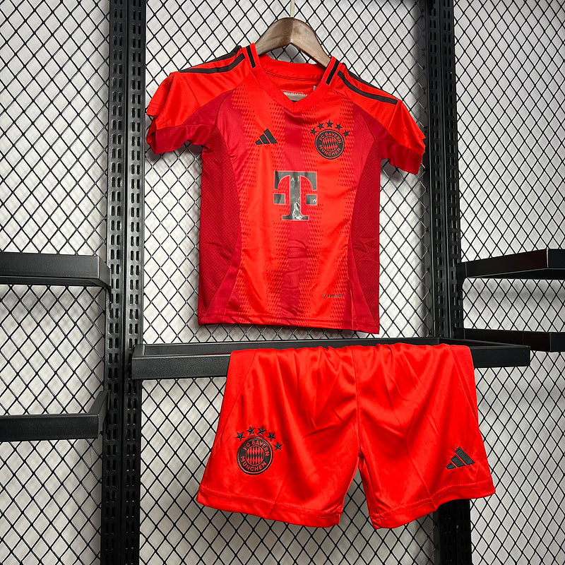 Kids Bayern l 2024∕25 - detalle de la manga