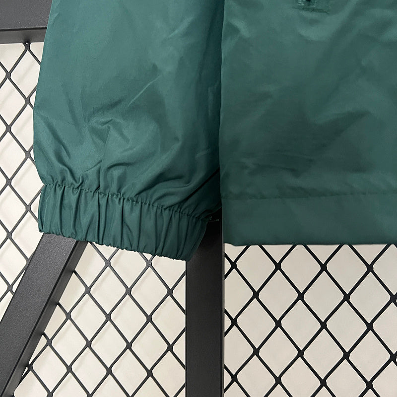 Windbreaker Nike 24/25 - Verde - detalle de la manga