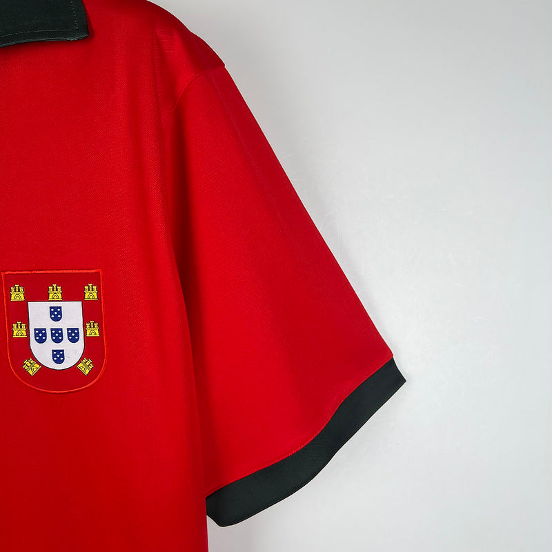 Camiseta Portugal Retrô 1972 Vermelho - detalle del cuello