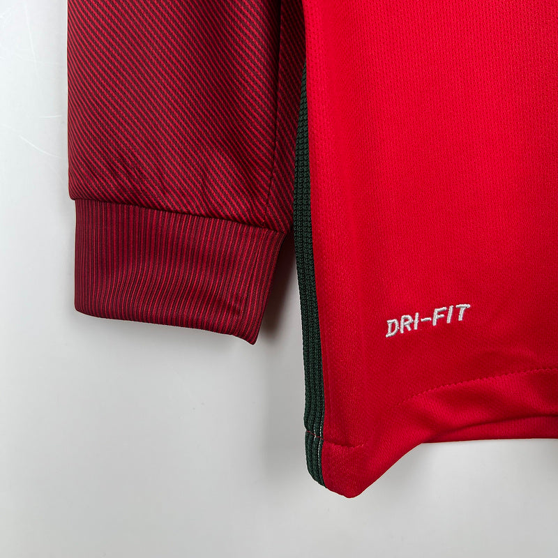 Camiseta Portugal Retrô 2016 Manga Longa Vermelho - detalle del cuello