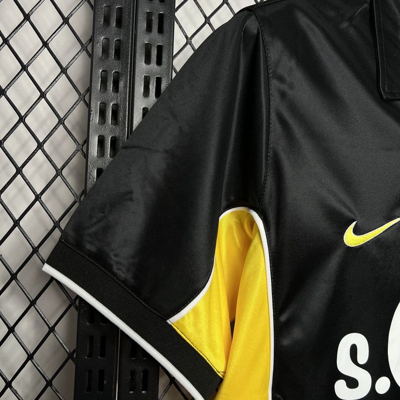 Camiseta Borussia Dortmund Retro II 1998 - detalle de la manga