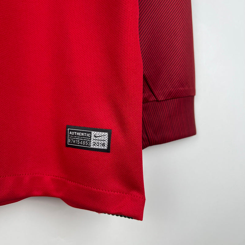 Camiseta Portugal Retrô 2016 Manga Longa Vermelho - detalle de la manga