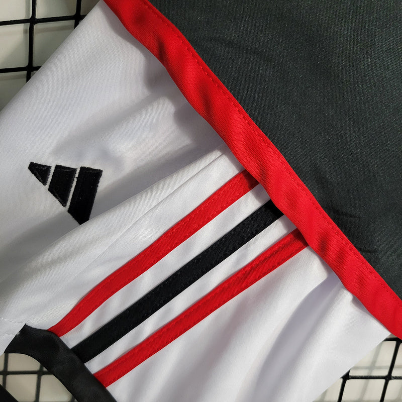 Kids São Paulo ll 2023∕24 - detalle del cuello