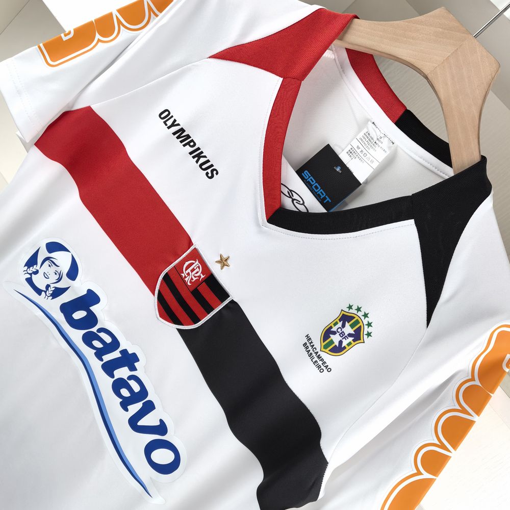 Camiseta Flamengo Retrô 2010 - Branco - vista trasera