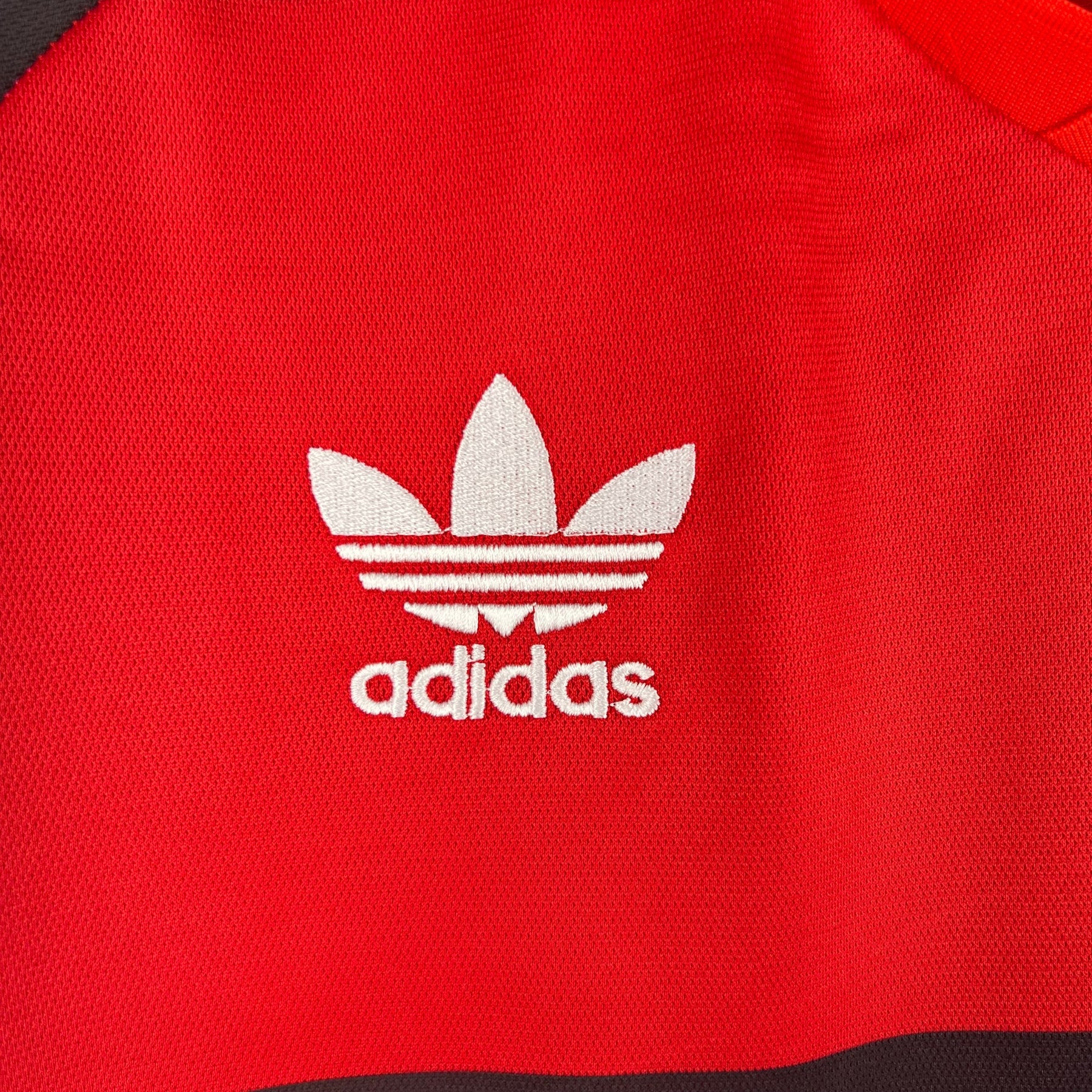 Camiseta Flamengo Retrô 1987 Home - detalle del cuello