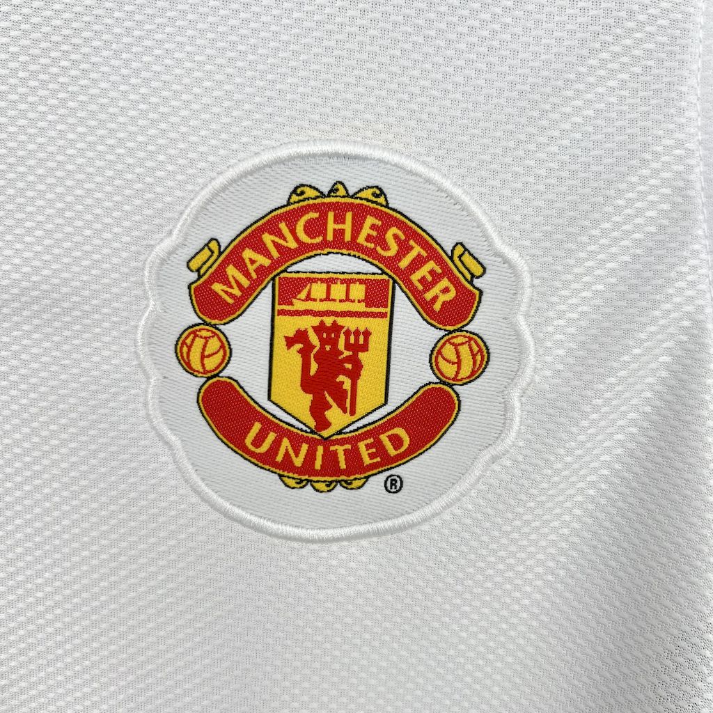 Camiseta do Manchester United Retrô 2007/08 Away - detalle del cuello