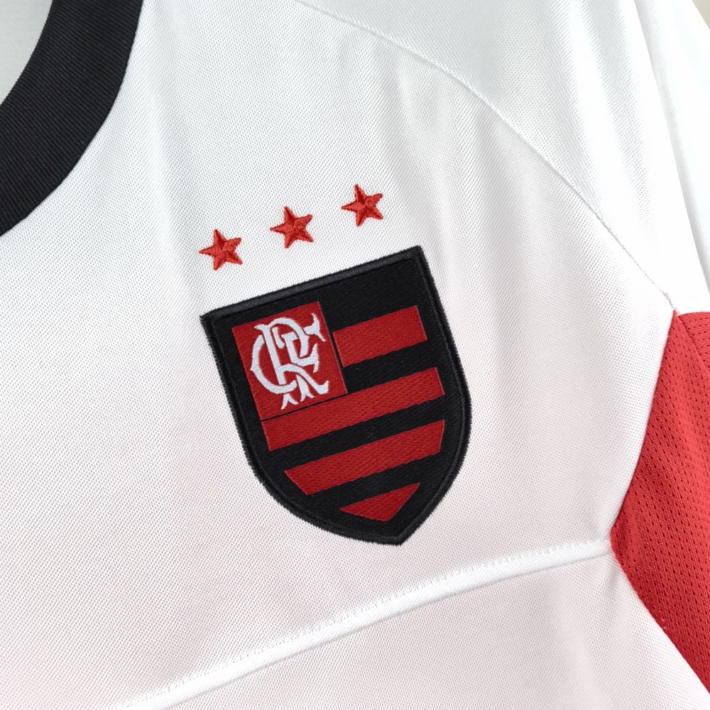 Camiseta Flamengo Retrô 2001 - Branco - detalle de la manga