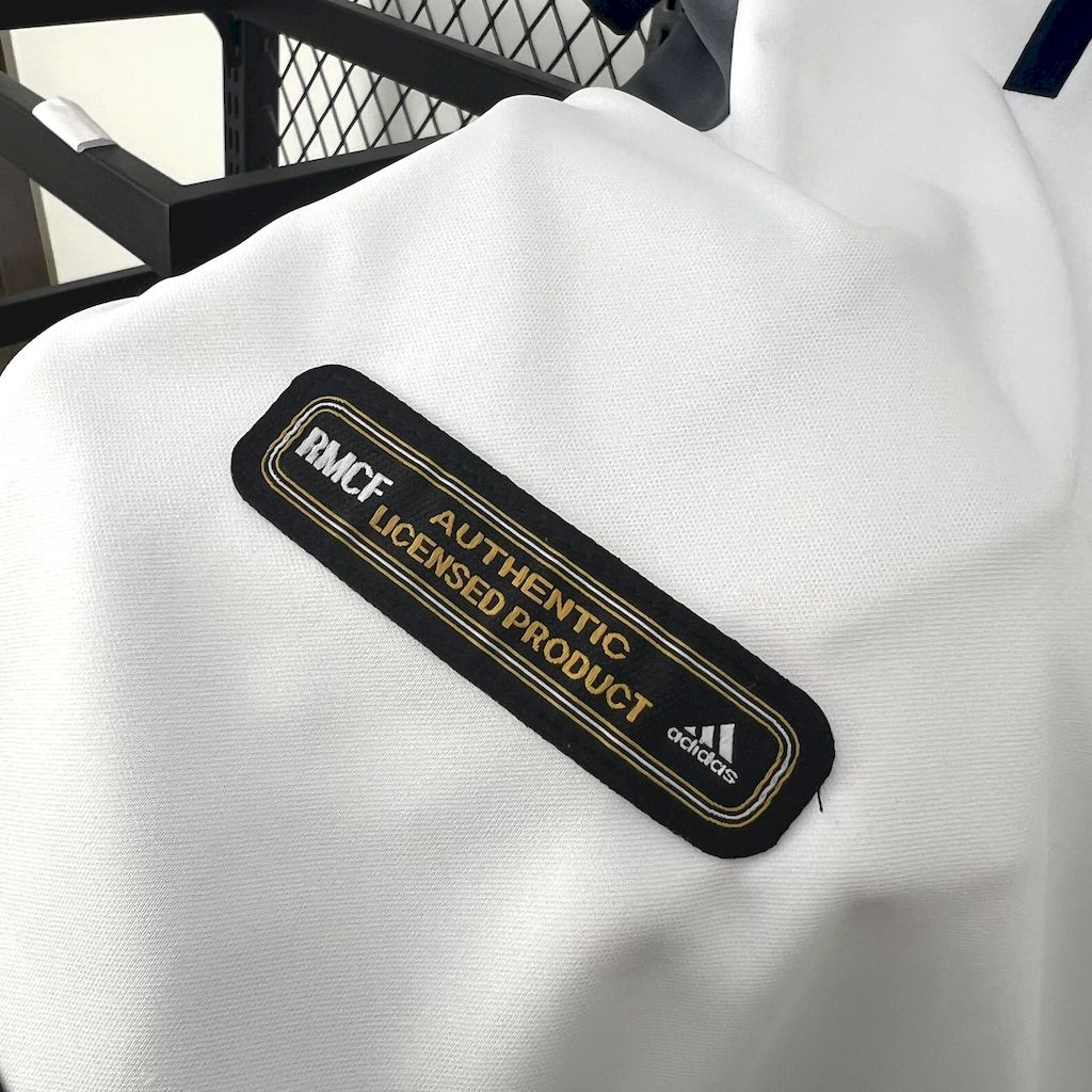 Camiseta do Real Madrid Retrô 2000/01 Home - tejido y acabado