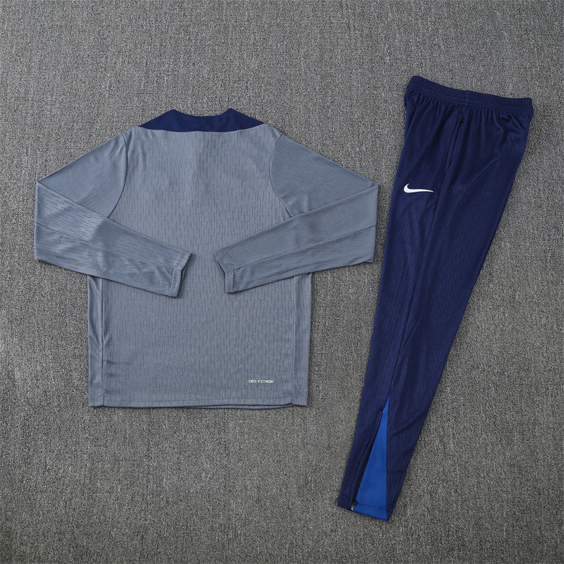 Training Suit PSG 25/26 - Winter - detalle del cuello