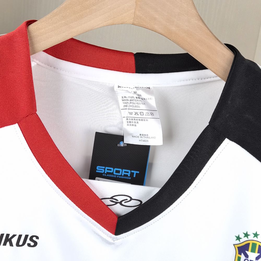 Camiseta Flamengo Retrô 2010 - Branco - tejido y acabado