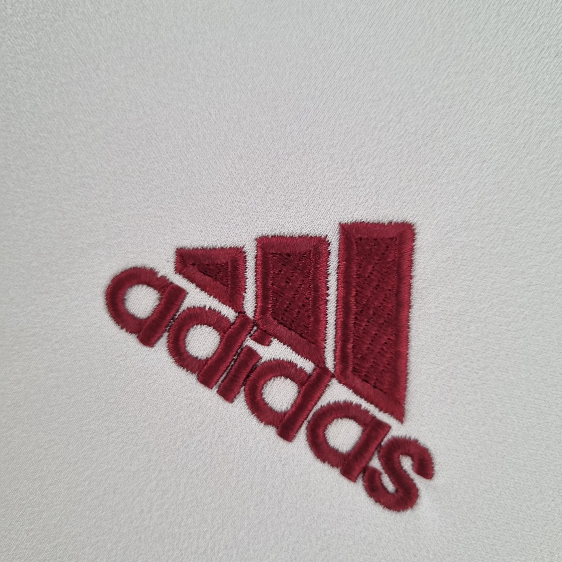 Camiseta Retro Fluminense 11/12 - detalle del cuello