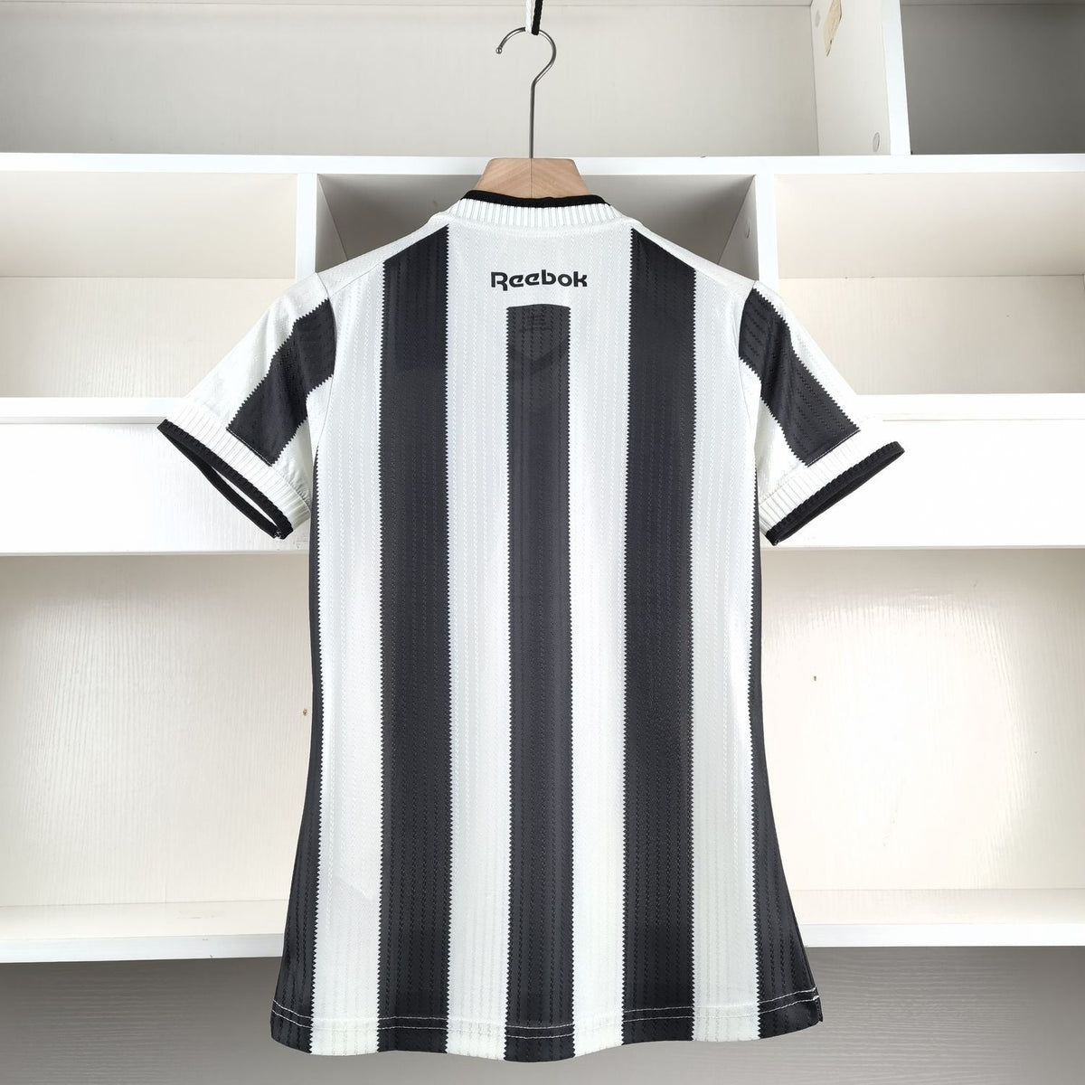 Camiseta Botafogo I 24/25 Femenino - Preto e Branco - vista frontal