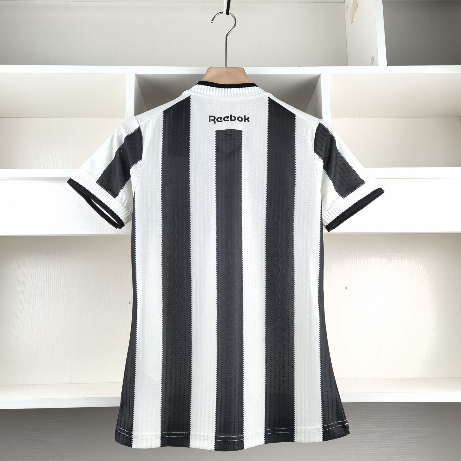 Camiseta Botafogo I 24/25 Femenino - Preto e Branco - vista frontal
