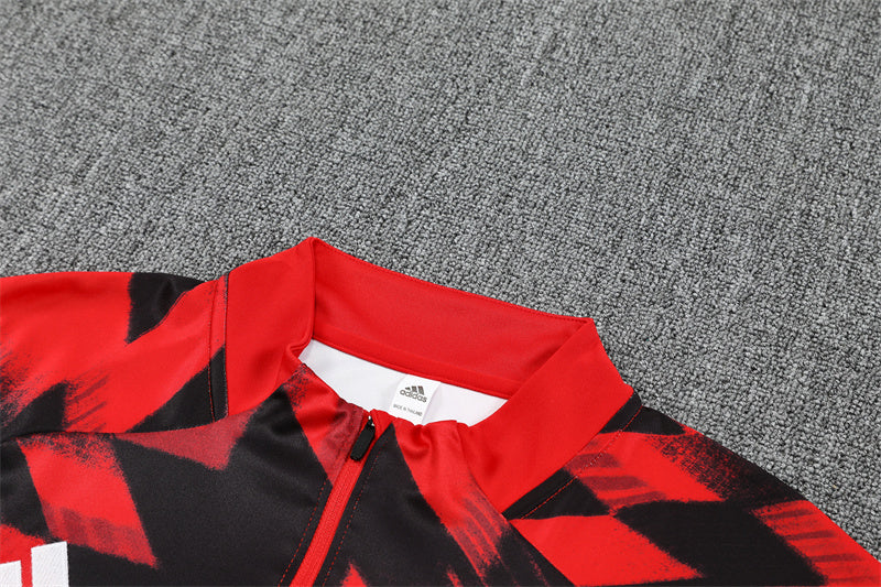 Training Suit Manchester United 25/26 - Winter - tejido y acabado