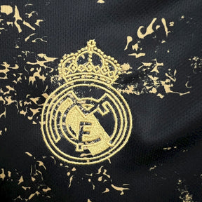 Real Madrid 24∕25 Black Special Edition - detalle del cuello
