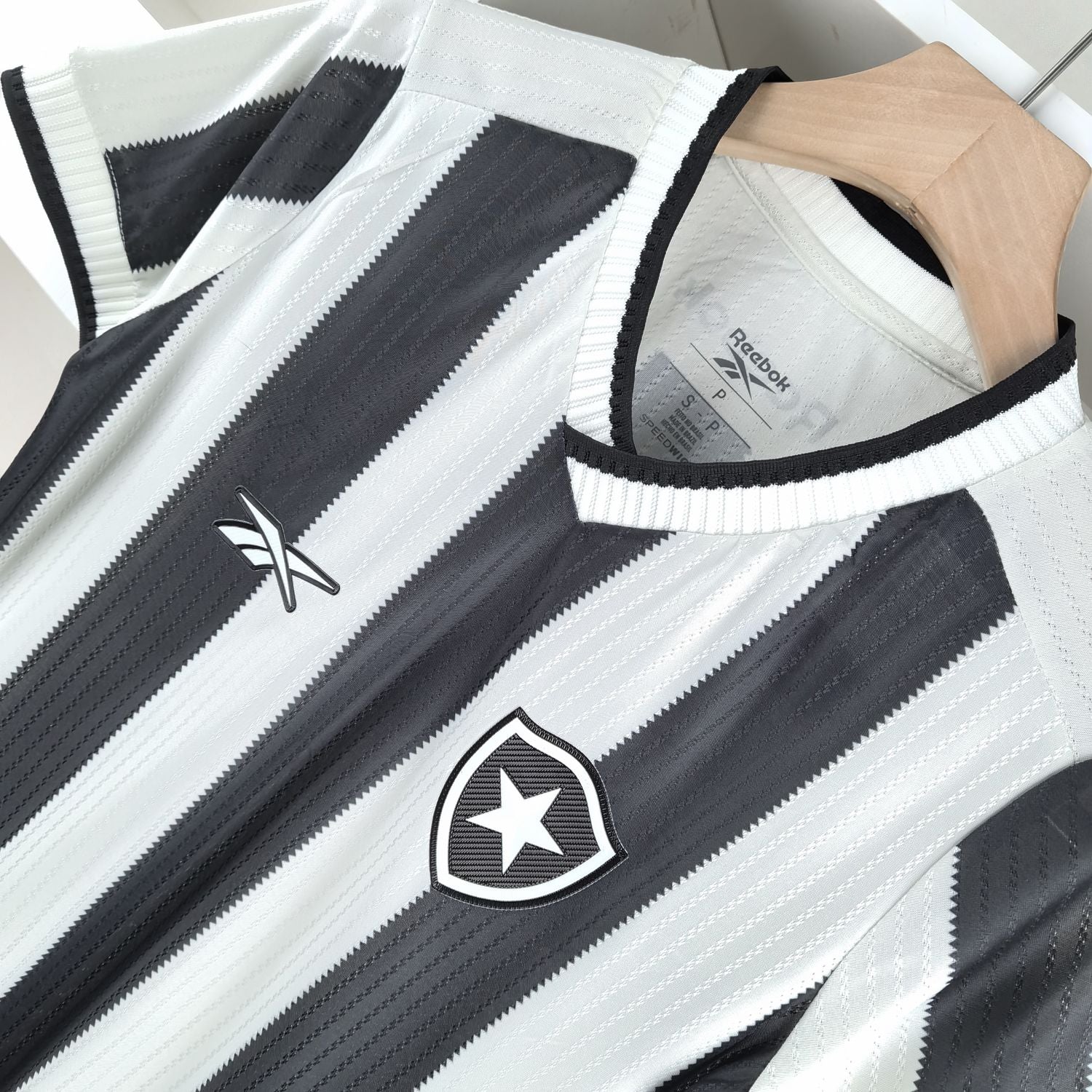 Camiseta Botafogo I 24/25 Femenino - Preto e Branco - vista trasera