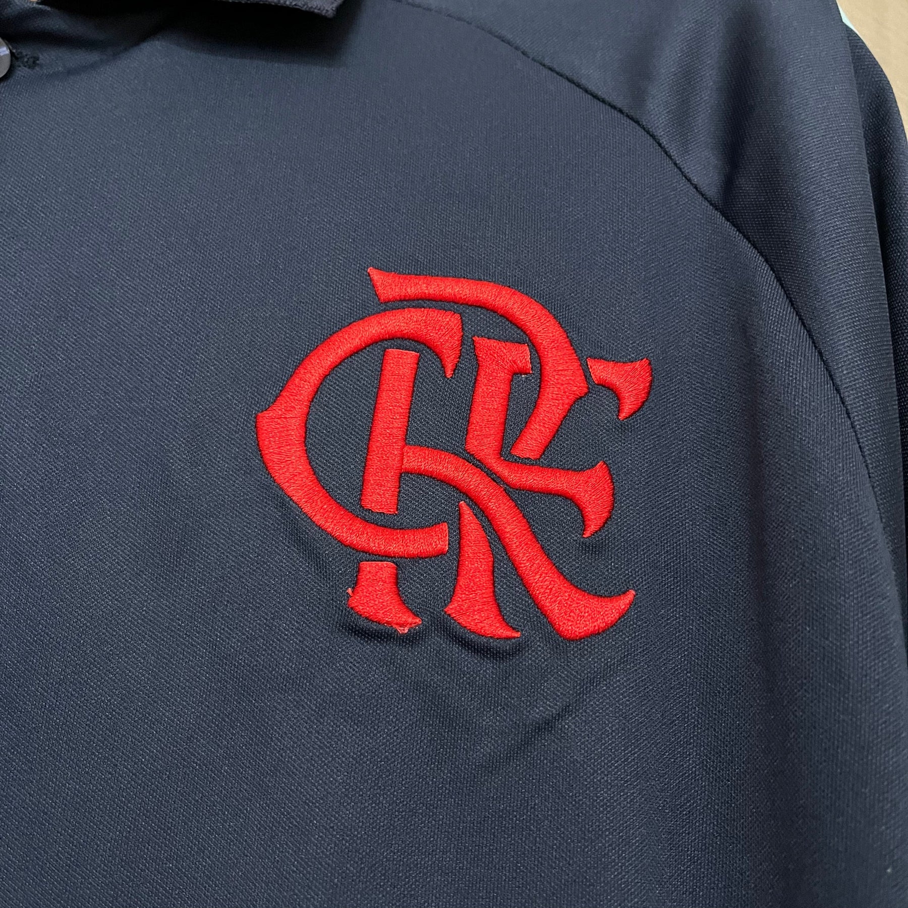 Camiseta Flamengo 25/26 - Polo - detalle del cuello