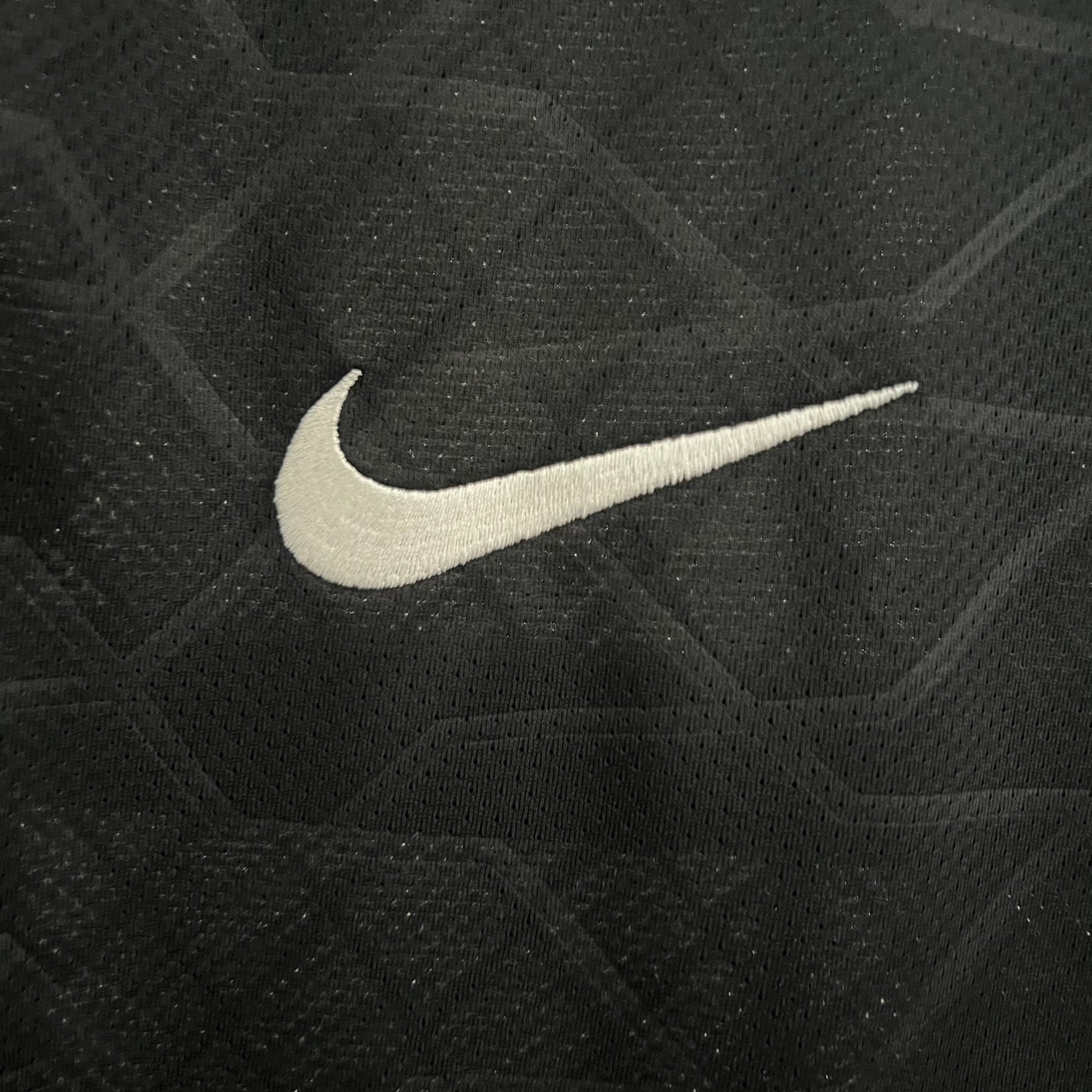 Camiseta Corinthians Retrô 12/13 Away - detalle del cuello