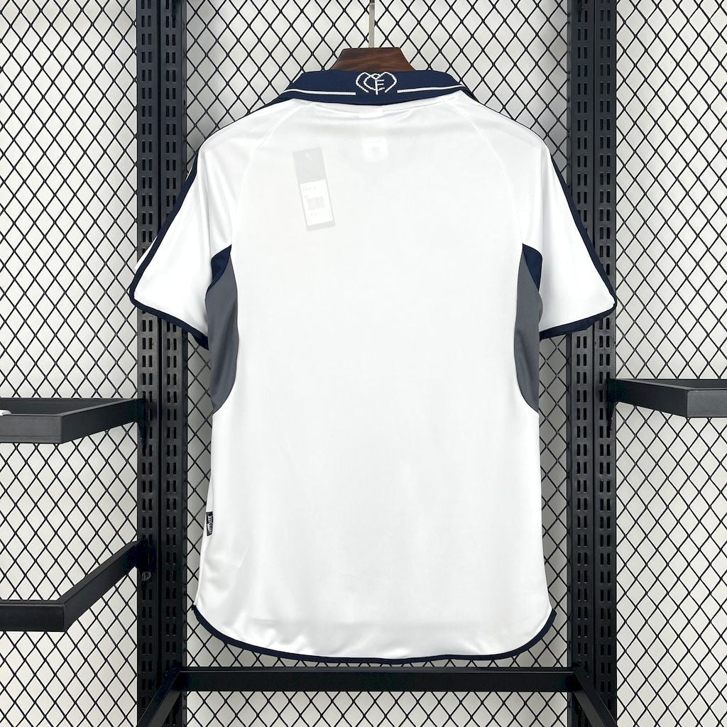 Camiseta do Real Madrid Retrô 2000/01 Home - vista frontal