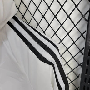 Windbreaker Real Madrid 24/25 - Branco e Preto - detalle del cuello