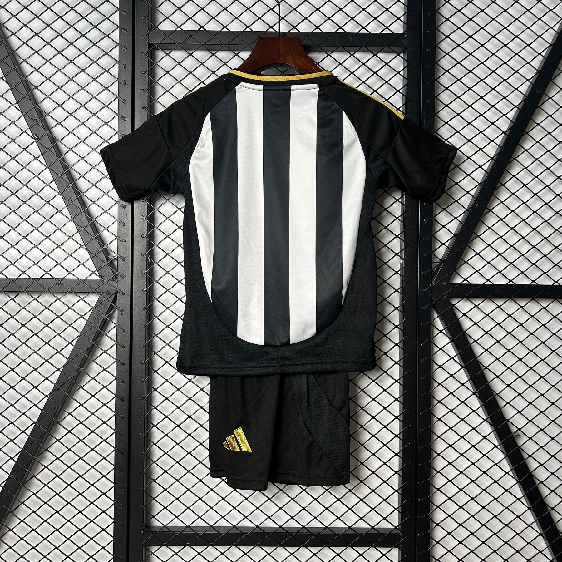 Kids Atlético Mineiro I 25/26 - Preto e Branco - vista frontal