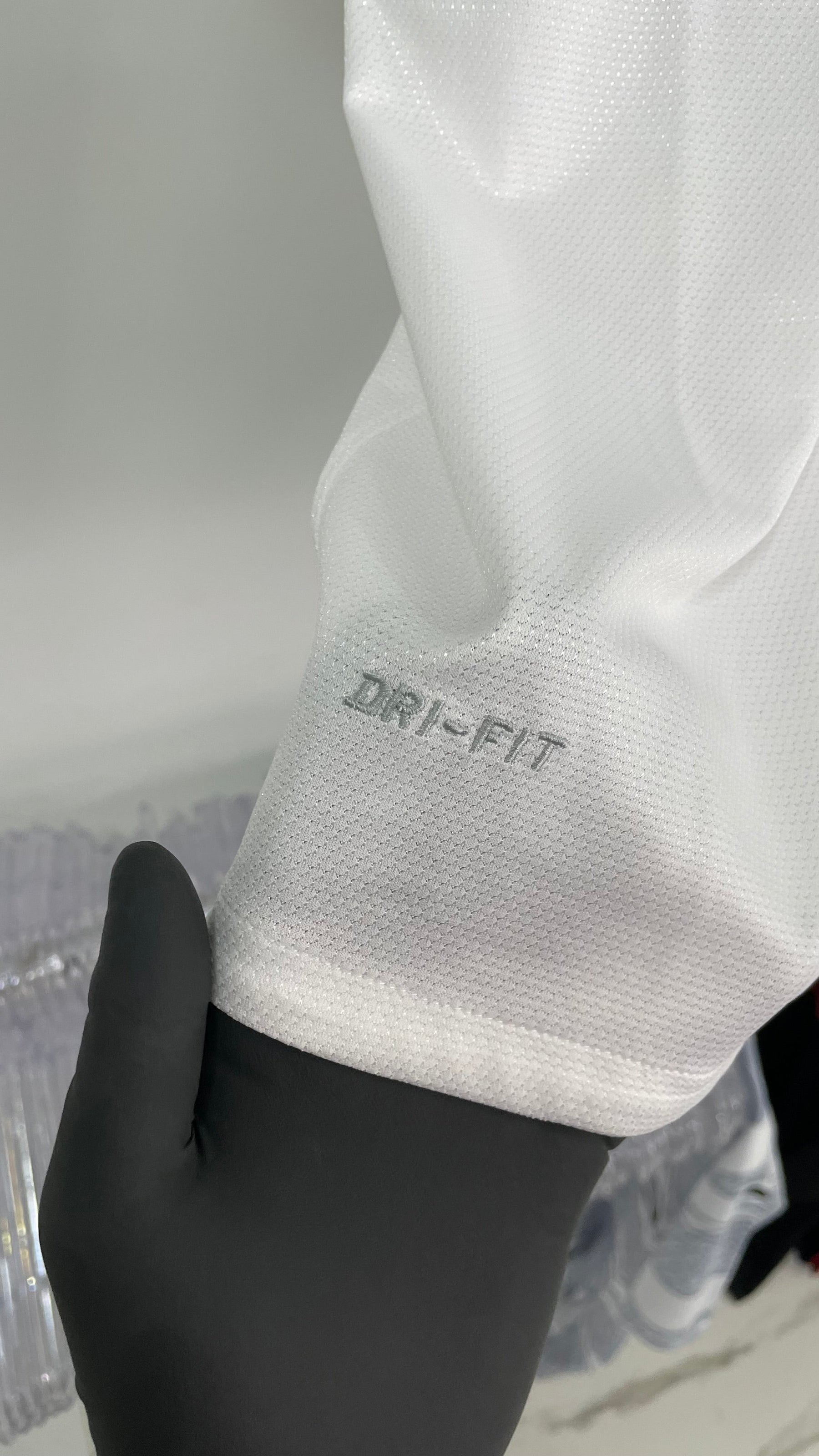 Camiseta Portugal Retrô 2012 Branca - Nike - detalle del cuello