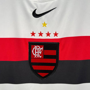 Camiseta Flamengo Retrô 2002 Branco - detalle del cuello