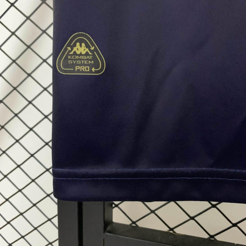 25∕26 Fiorentina Special Edition - detalle de la manga