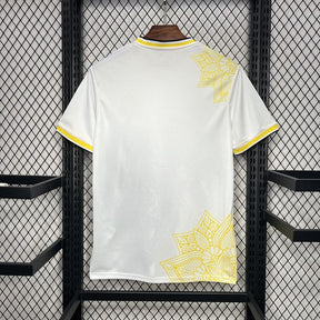 Real Madrid 24∕25 Special White - vista frontal