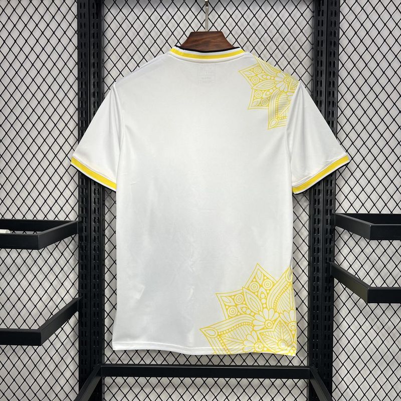 Real Madrid 24∕25 Special White - vista frontal