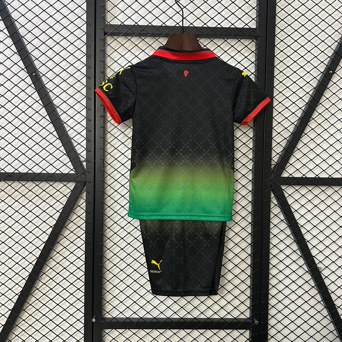 Kids Milan 25/26 Co-Branded Edition - vista frontal