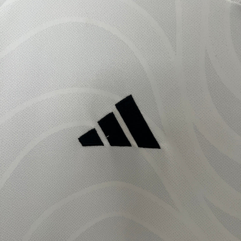 Camiseta 24∕25 Flamengo away - detalle de la manga