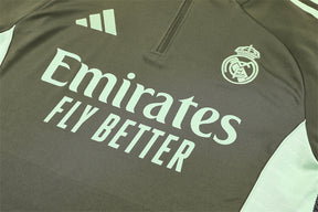 Training Suit Real Madrid 25/26 - Winter - detalle de la manga