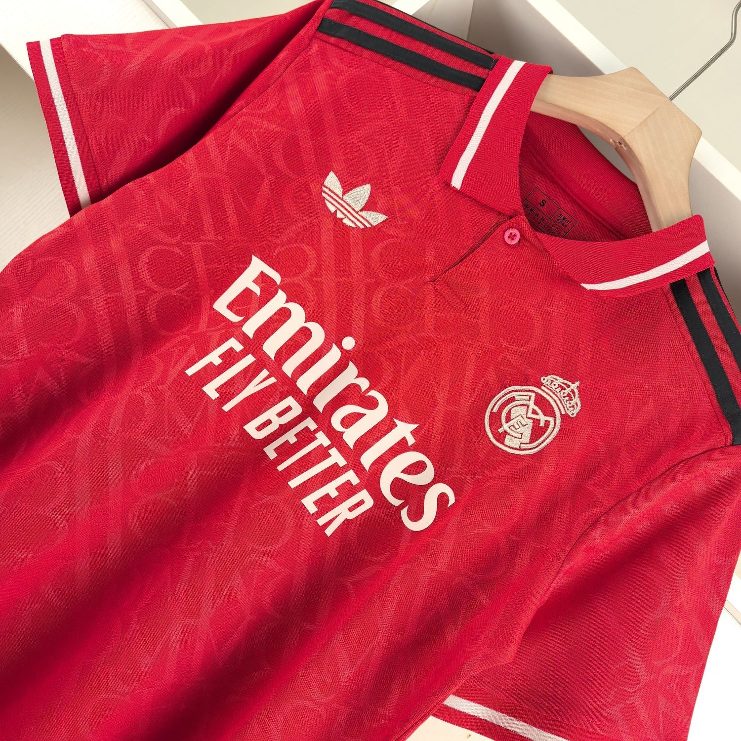 Camiseta 24/25  Real Madrid Red Special - vista trasera