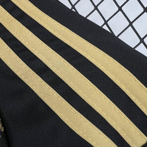 Real Madrid 24∕25 Black Special Edition - tejido y acabado