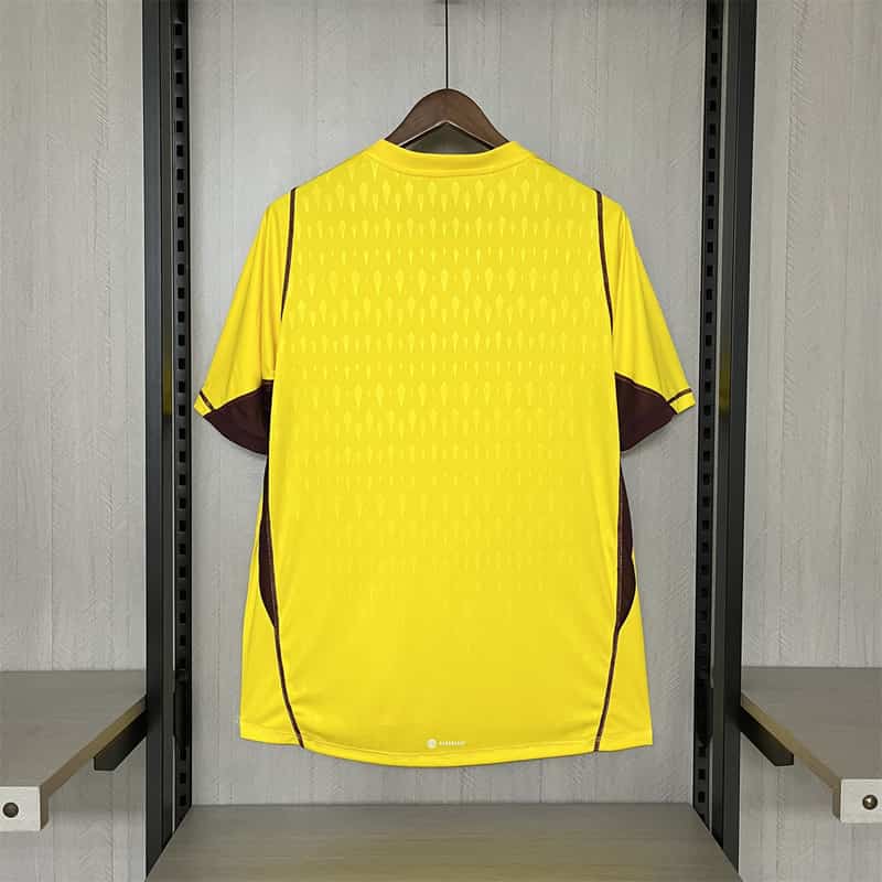 24∕25 Atlético Mineiro Limited Edition Goalkeeper Yellow Camiseta - vista frontal