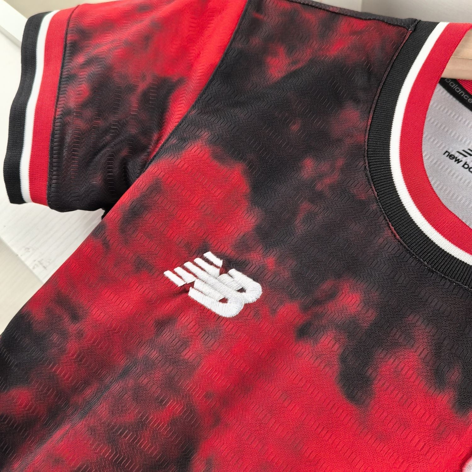 Camiseta São Paulo 24/25 - Femenino - detalle del cuello