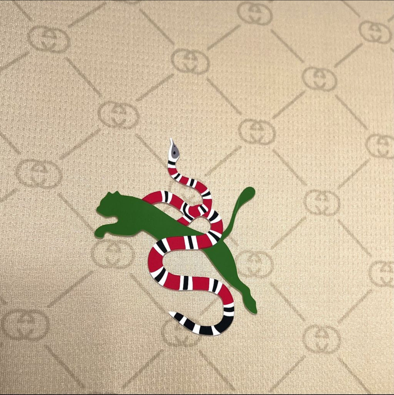 Camiseta AC Milan 24/25 Special Edition - GUCCI - detalle del cuello