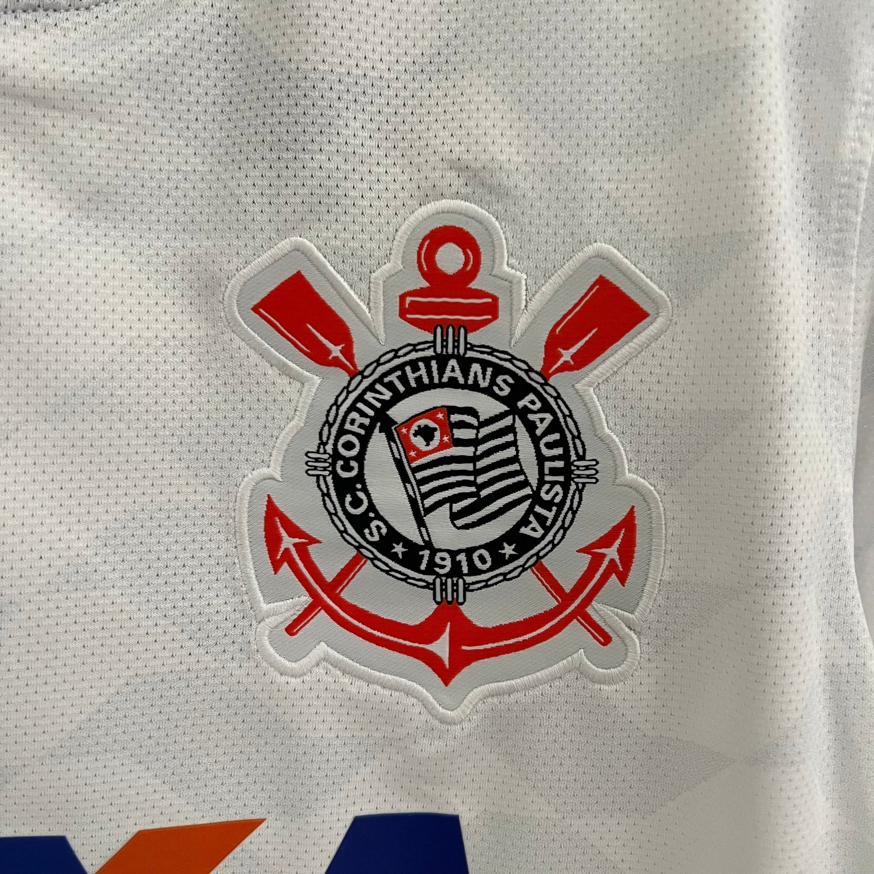 Camiseta Corinthians Retrô 12/13 - Branco - detalle de la manga