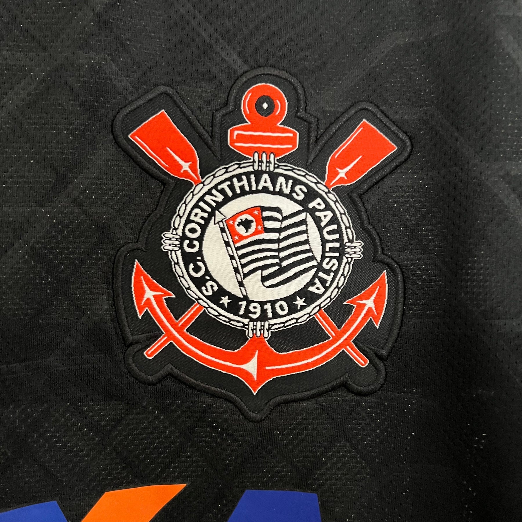 Camiseta Corinthians Retrô 12/13 Away - detalle de la manga