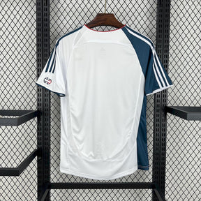Camiseta do Liverpool Retro 2006/07 Away - vista frontal