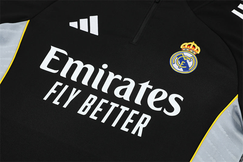 Training Suit Real Madrid 25/26 Black - Winter - detalle de la manga