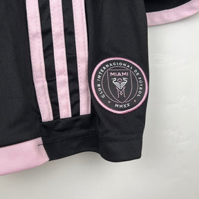 Kit Infantil Inter Miami 2023/2024 - detalle del cuello